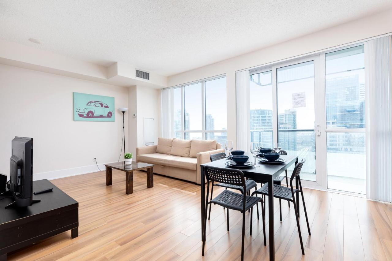 Across From The Cn Tower, Metro Toronto Convention Centre And Rogers Centre In Downtown Toronto Core Apartment ภายนอก รูปภาพ