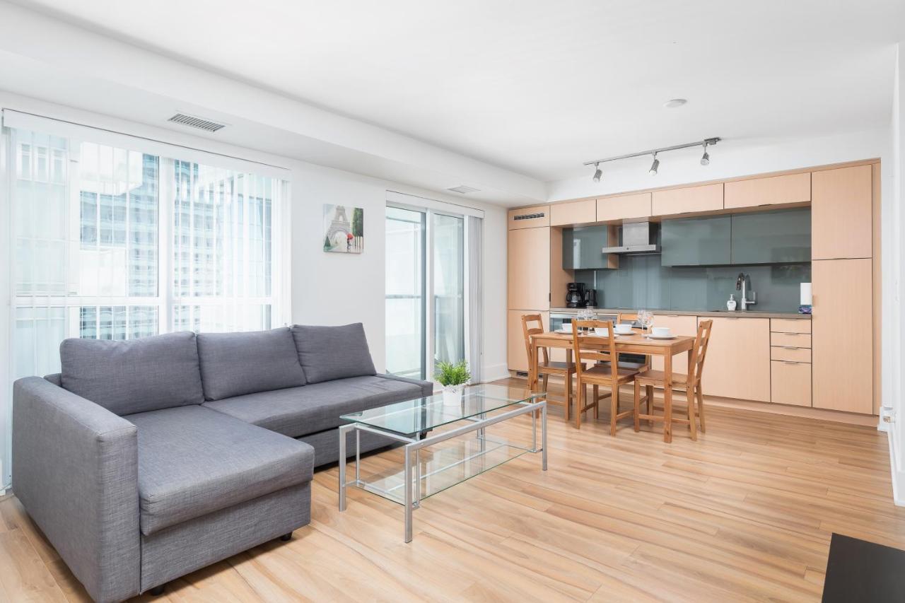 Across From The Cn Tower, Metro Toronto Convention Centre And Rogers Centre In Downtown Toronto Core Apartment ภายนอก รูปภาพ
