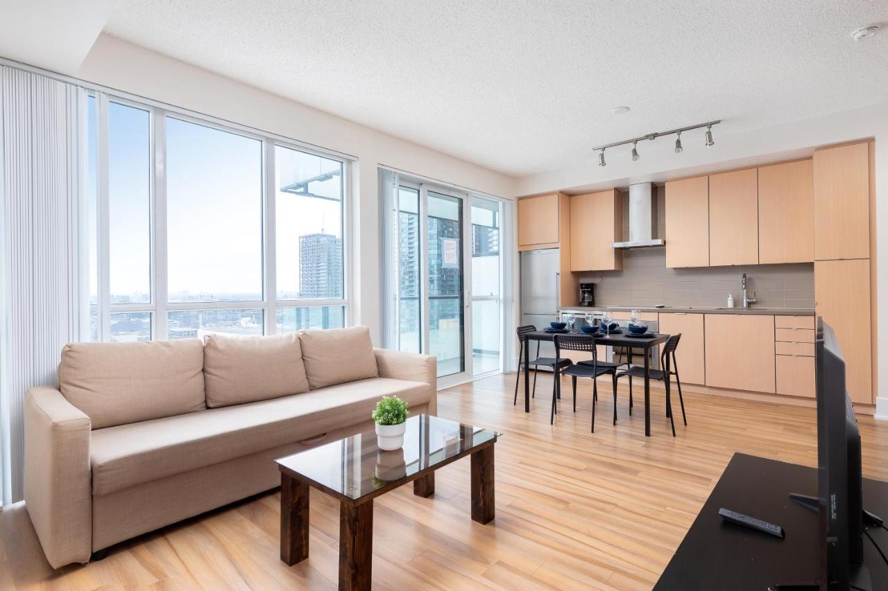 Across From The Cn Tower, Metro Toronto Convention Centre And Rogers Centre In Downtown Toronto Core Apartment ภายนอก รูปภาพ