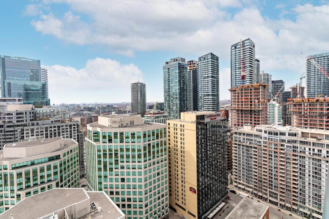Across From The Cn Tower, Metro Toronto Convention Centre And Rogers Centre In Downtown Toronto Core Apartment ภายนอก รูปภาพ