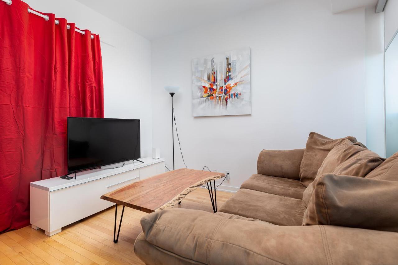 Across From The Cn Tower, Metro Toronto Convention Centre And Rogers Centre In Downtown Toronto Core Apartment ภายนอก รูปภาพ