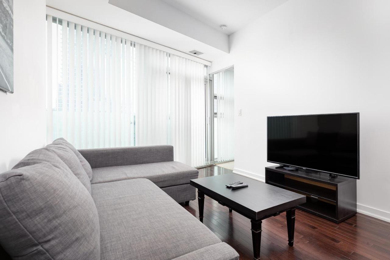 Across From The Cn Tower, Metro Toronto Convention Centre And Rogers Centre In Downtown Toronto Core Apartment ภายนอก รูปภาพ
