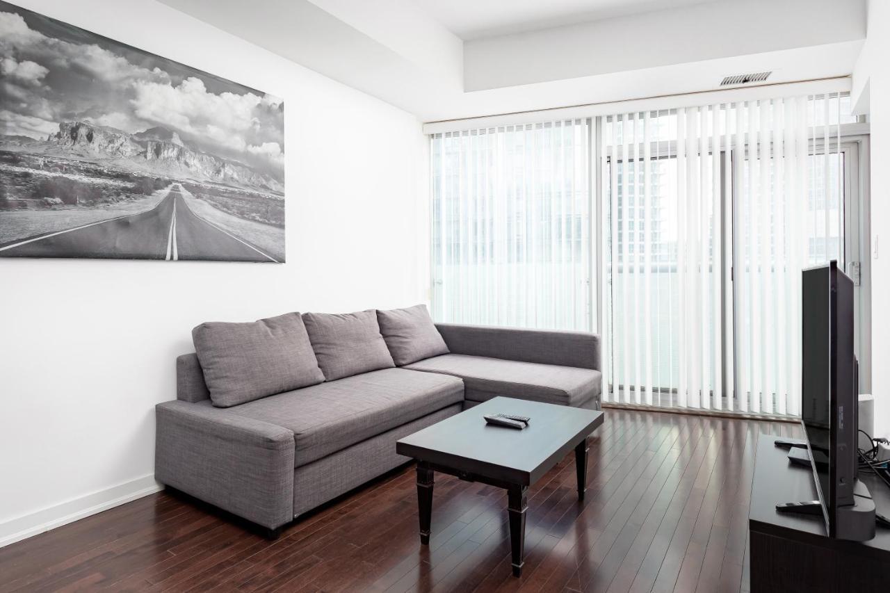 Across From The Cn Tower, Metro Toronto Convention Centre And Rogers Centre In Downtown Toronto Core Apartment ภายนอก รูปภาพ