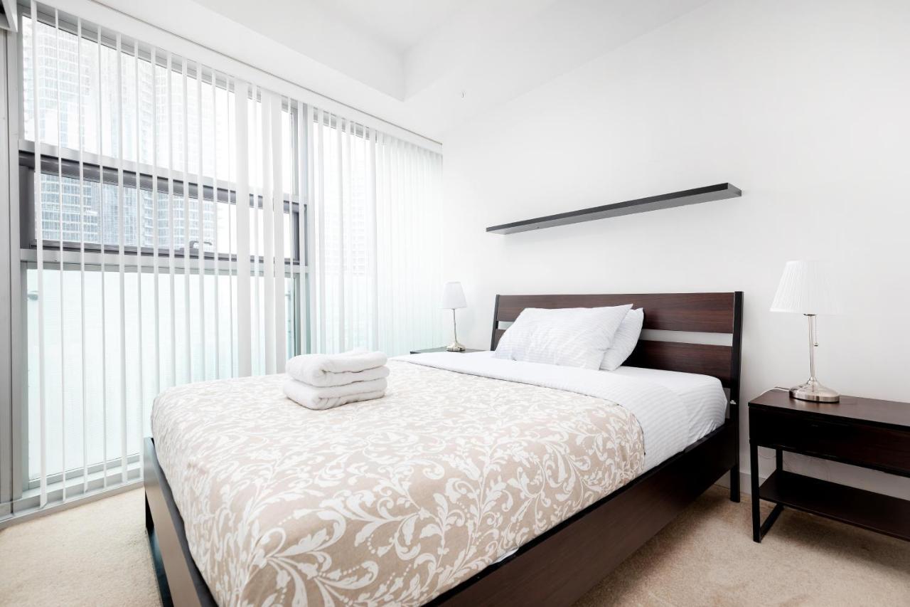Across From The Cn Tower, Metro Toronto Convention Centre And Rogers Centre In Downtown Toronto Core Apartment ภายนอก รูปภาพ