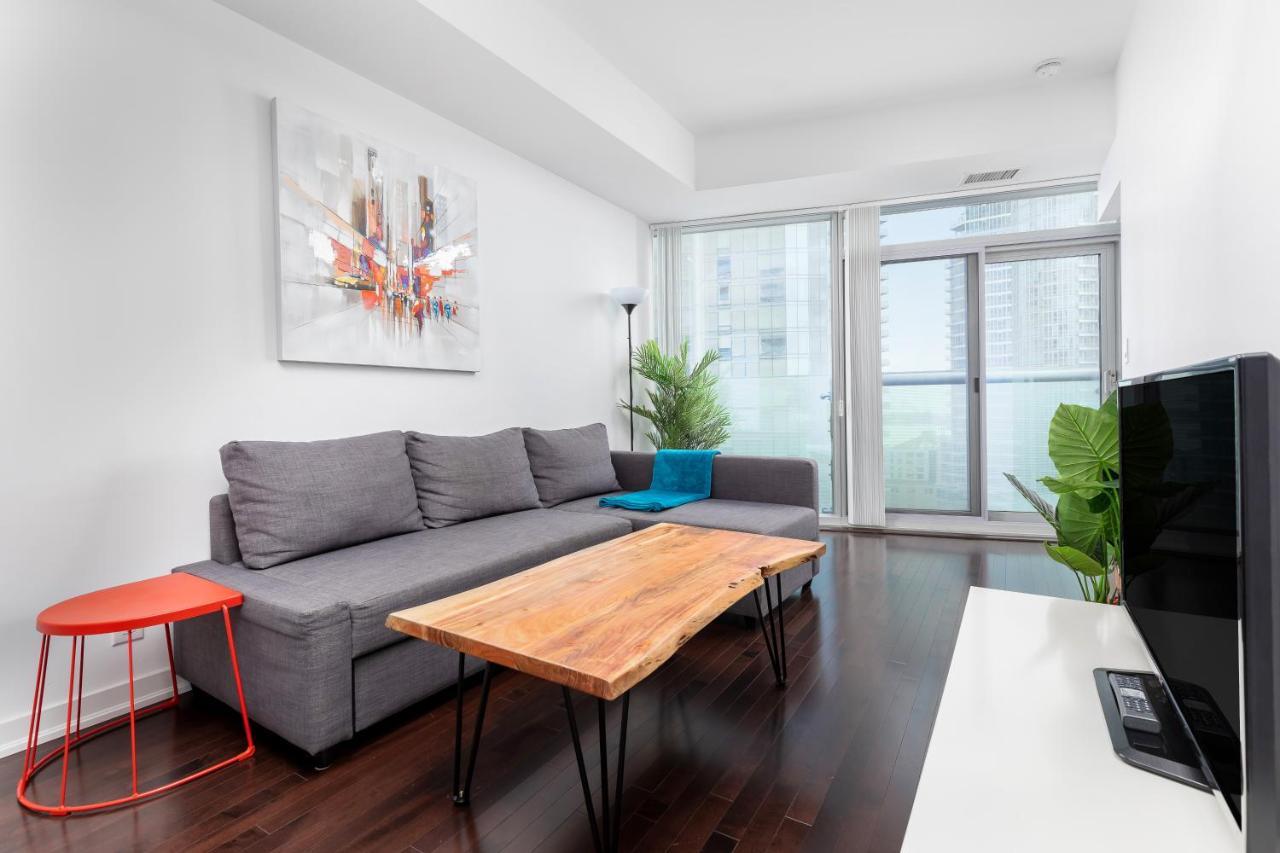 Across From The Cn Tower, Metro Toronto Convention Centre And Rogers Centre In Downtown Toronto Core Apartment ภายนอก รูปภาพ
