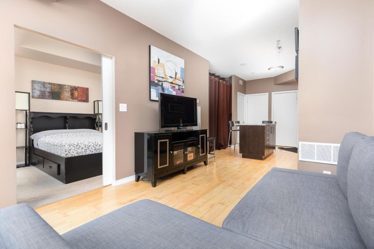 Across From The Cn Tower, Metro Toronto Convention Centre And Rogers Centre In Downtown Toronto Core Apartment ภายนอก รูปภาพ