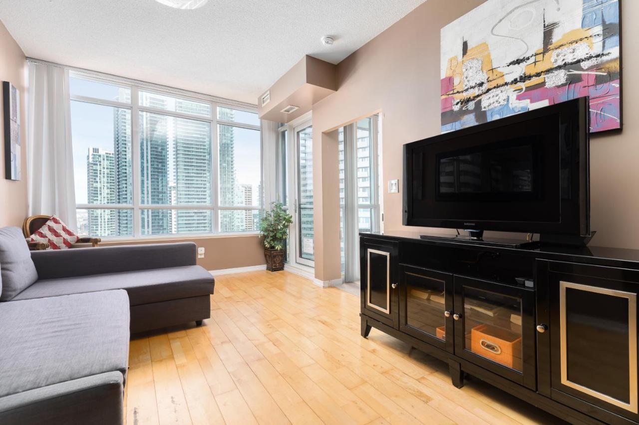 Across From The Cn Tower, Metro Toronto Convention Centre And Rogers Centre In Downtown Toronto Core Apartment ภายนอก รูปภาพ