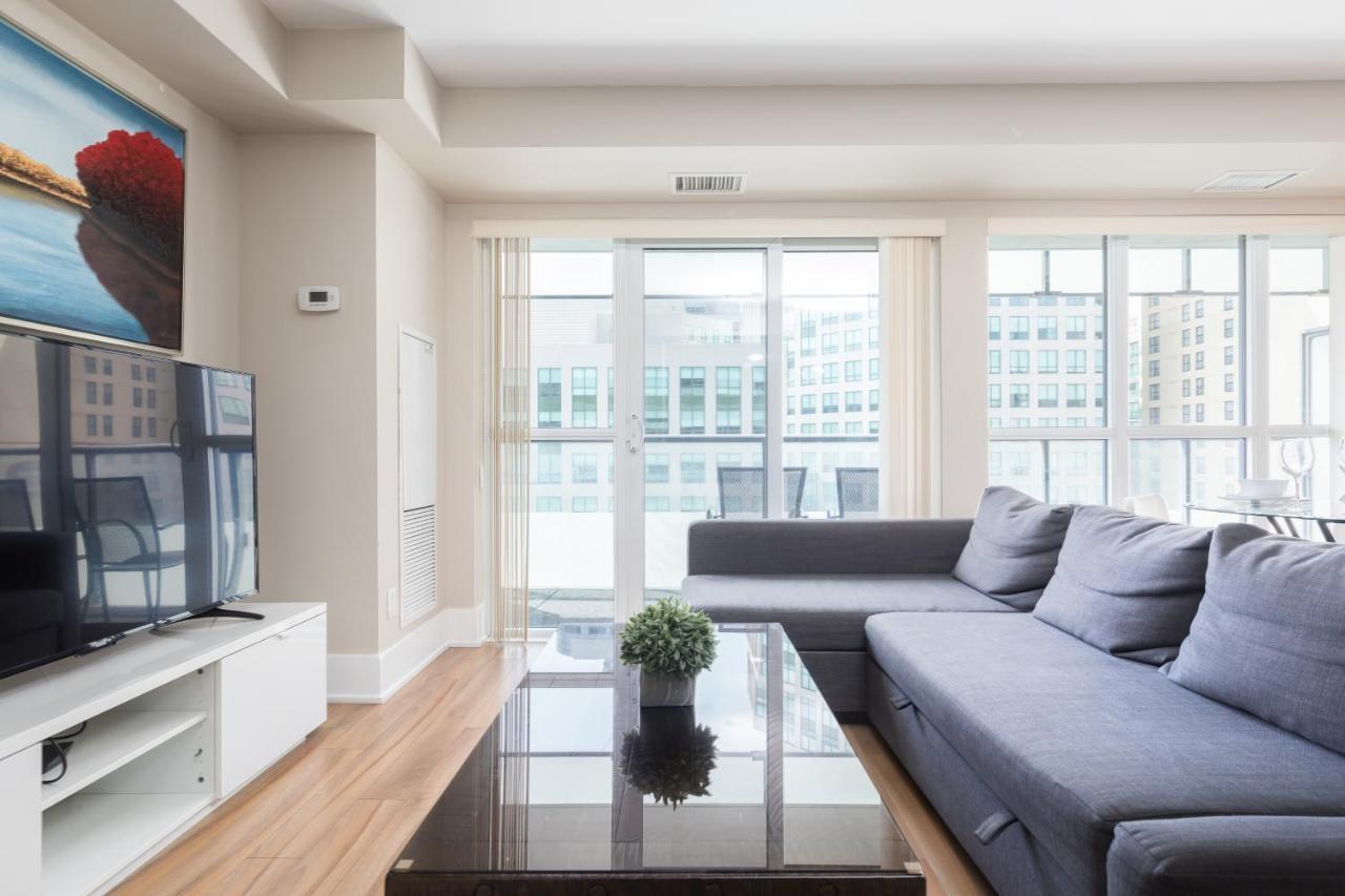 Across From The Cn Tower, Metro Toronto Convention Centre And Rogers Centre In Downtown Toronto Core Apartment ภายนอก รูปภาพ