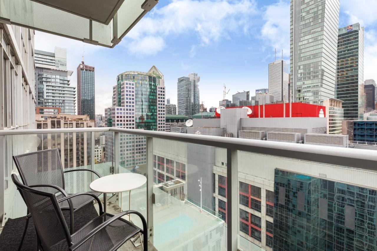 Across From The Cn Tower, Metro Toronto Convention Centre And Rogers Centre In Downtown Toronto Core Apartment ภายนอก รูปภาพ