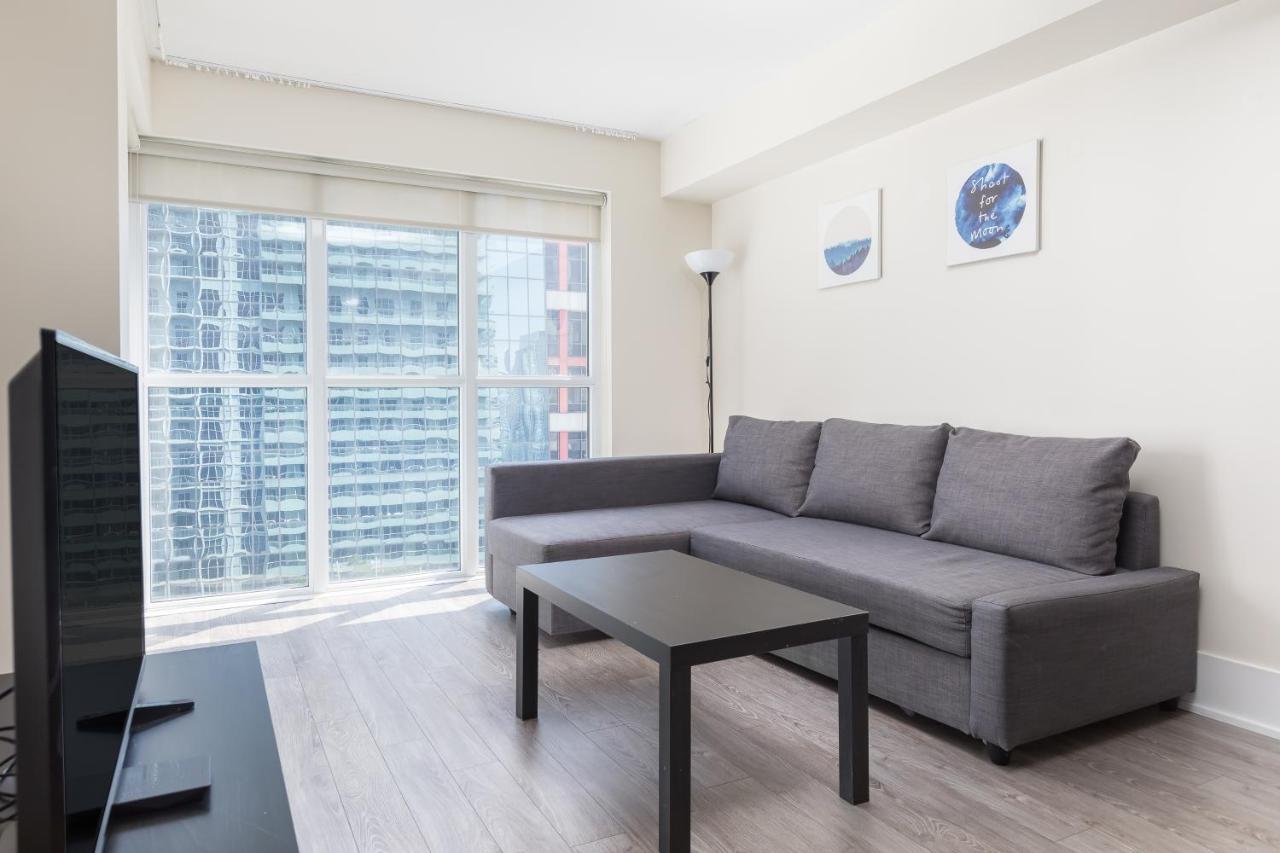 Across From The Cn Tower, Metro Toronto Convention Centre And Rogers Centre In Downtown Toronto Core Apartment ภายนอก รูปภาพ