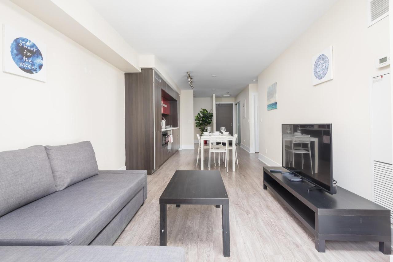 Across From The Cn Tower, Metro Toronto Convention Centre And Rogers Centre In Downtown Toronto Core Apartment ภายนอก รูปภาพ