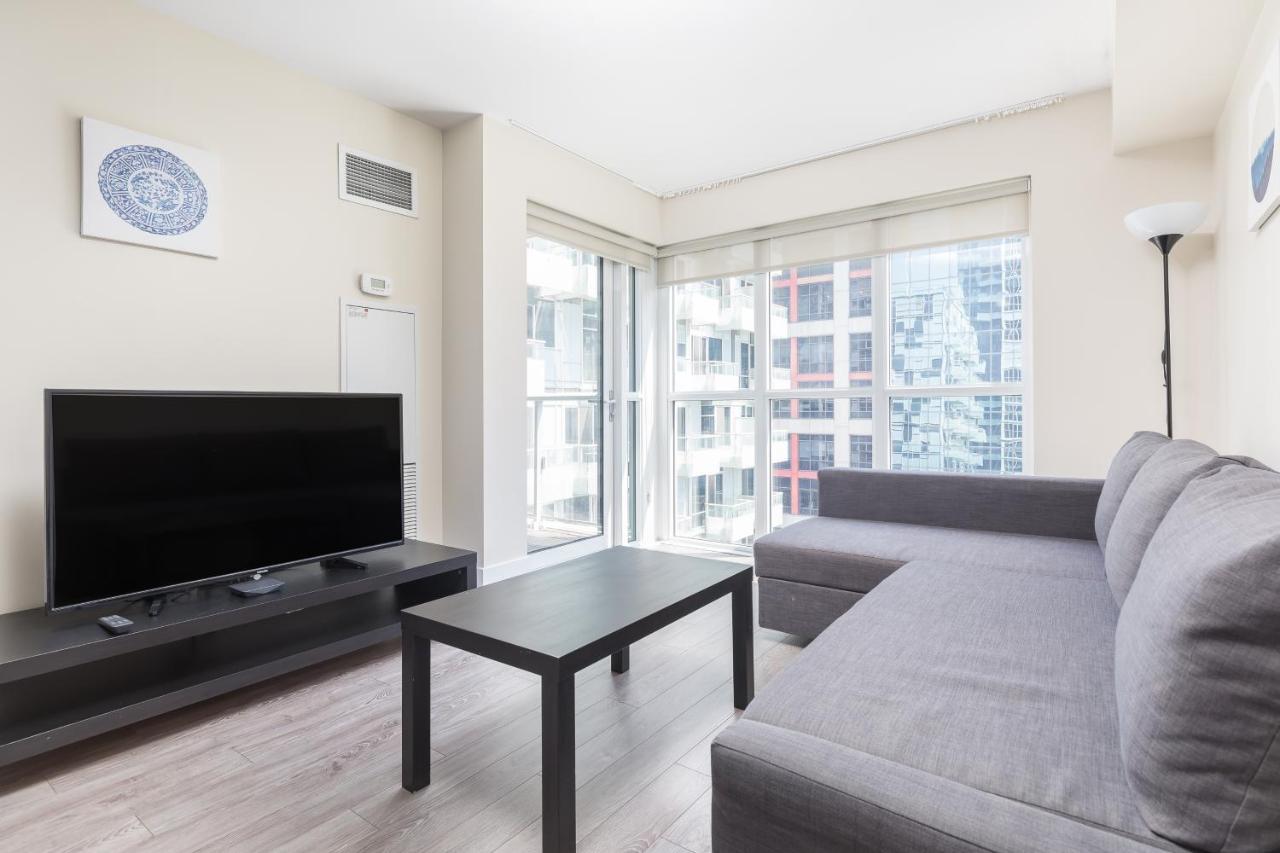 Across From The Cn Tower, Metro Toronto Convention Centre And Rogers Centre In Downtown Toronto Core Apartment ภายนอก รูปภาพ