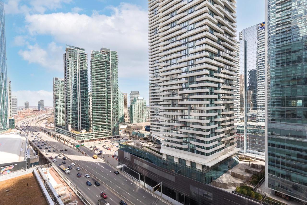 Across From The Cn Tower, Metro Toronto Convention Centre And Rogers Centre In Downtown Toronto Core Apartment ภายนอก รูปภาพ